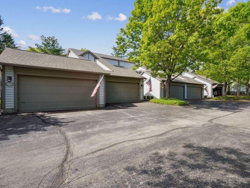 2713 Woodland Village Drive, Unit 6, Columbus, OH 43231 Photo 41