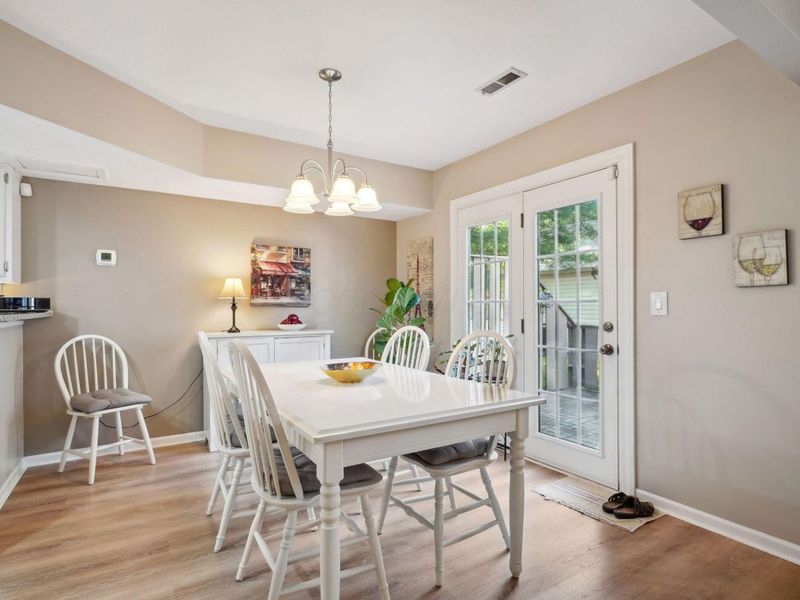 2713 Woodland Village Drive, Unit 6, Columbus, OH 43231 Photo 7