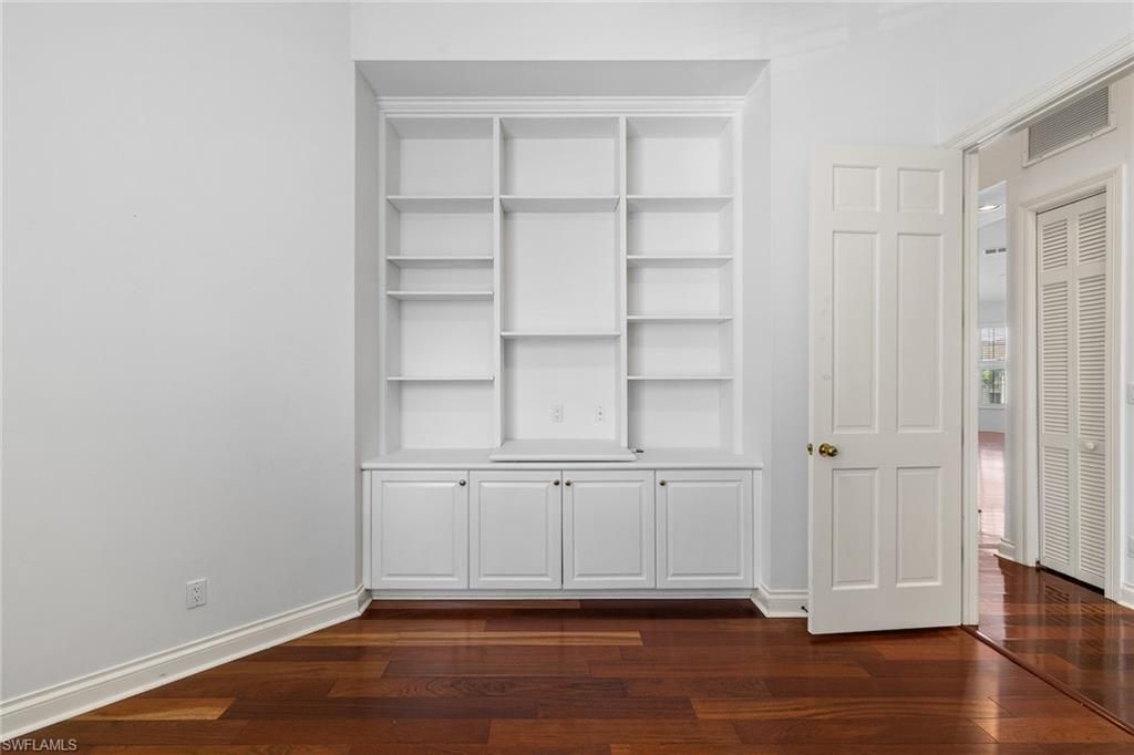 156 Colonade Cir, Unit 1107, Naples, FL 34103 Photo