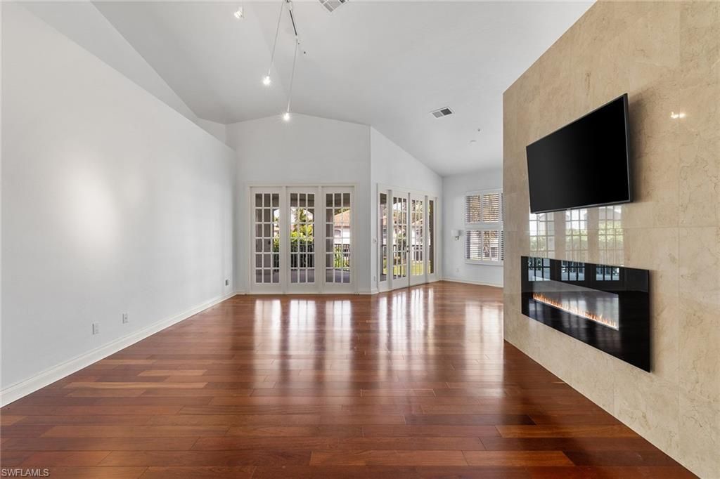 156 Colonade Cir, Unit 1107, Naples, FL 34103 Photo