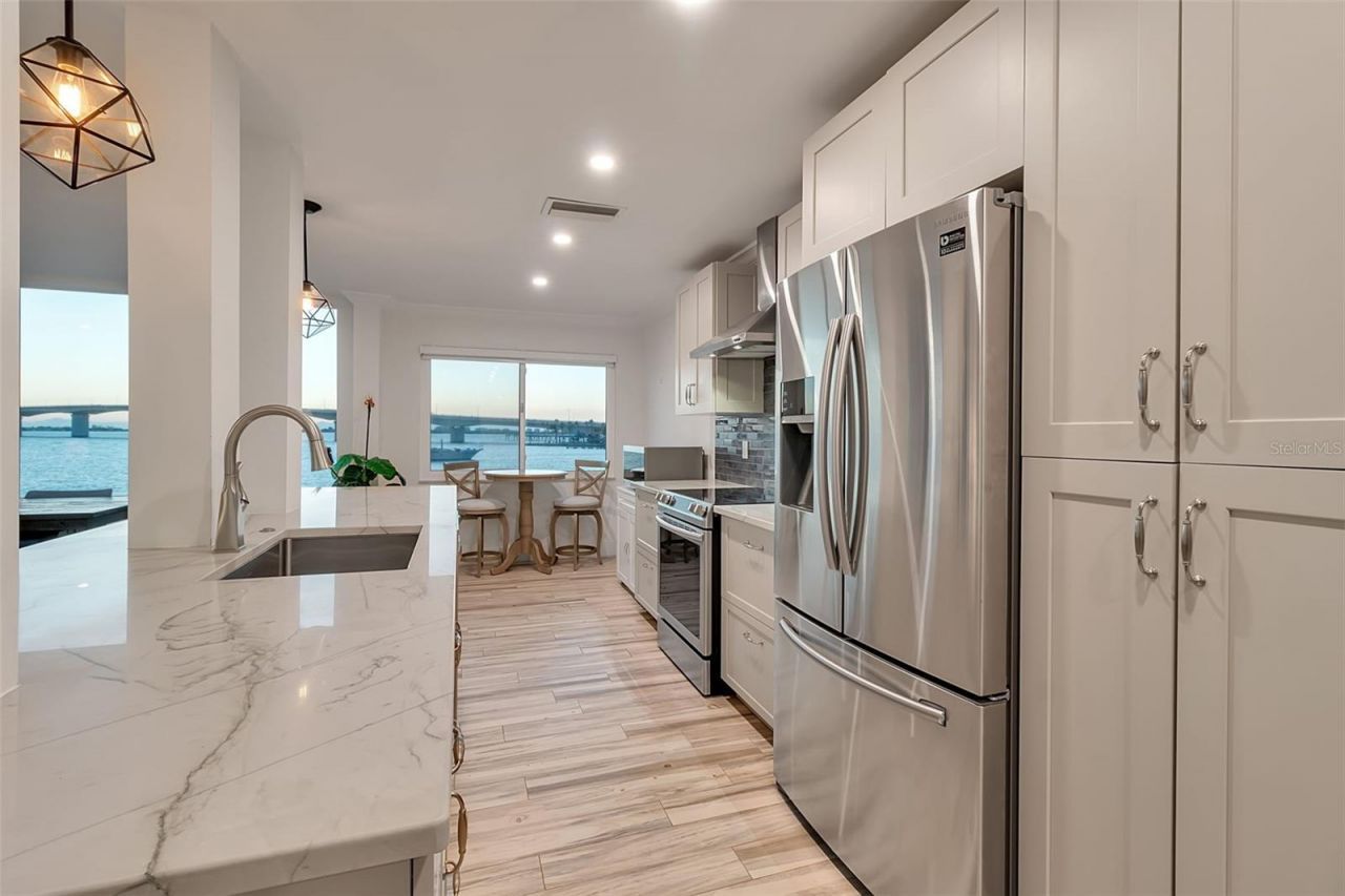 226 Golden Gate Point, Unit 21, Sarasota, FL 34236 Photo