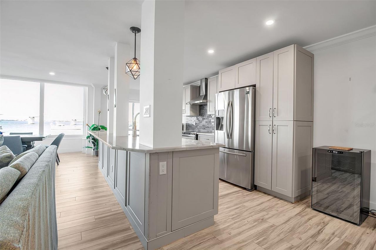 226 Golden Gate Point, Unit 21, Sarasota, FL 34236 Photo