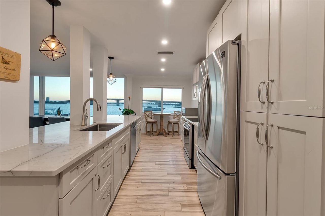 226 Golden Gate Point, Unit 21, Sarasota, FL 34236 Photo