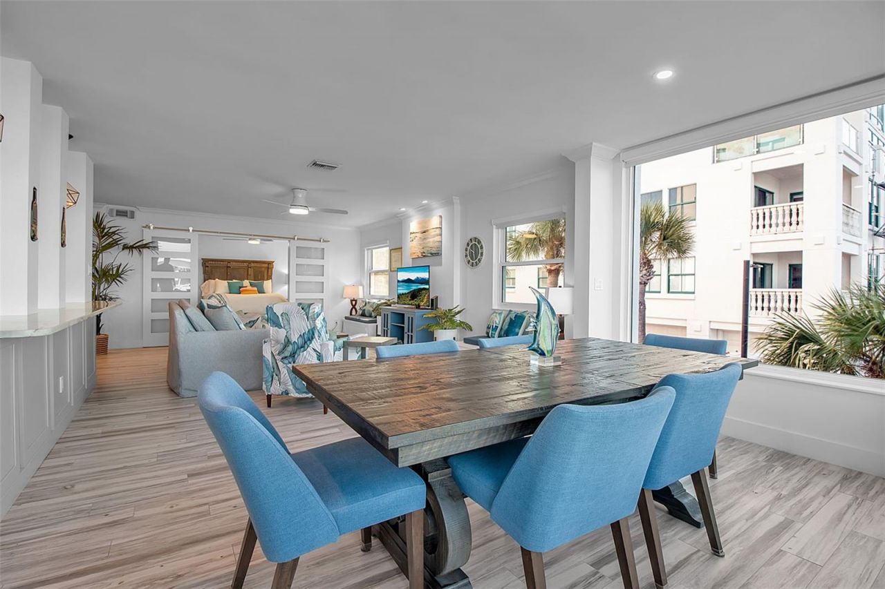 226 Golden Gate Point, Unit 21, Sarasota, FL 34236 Photo