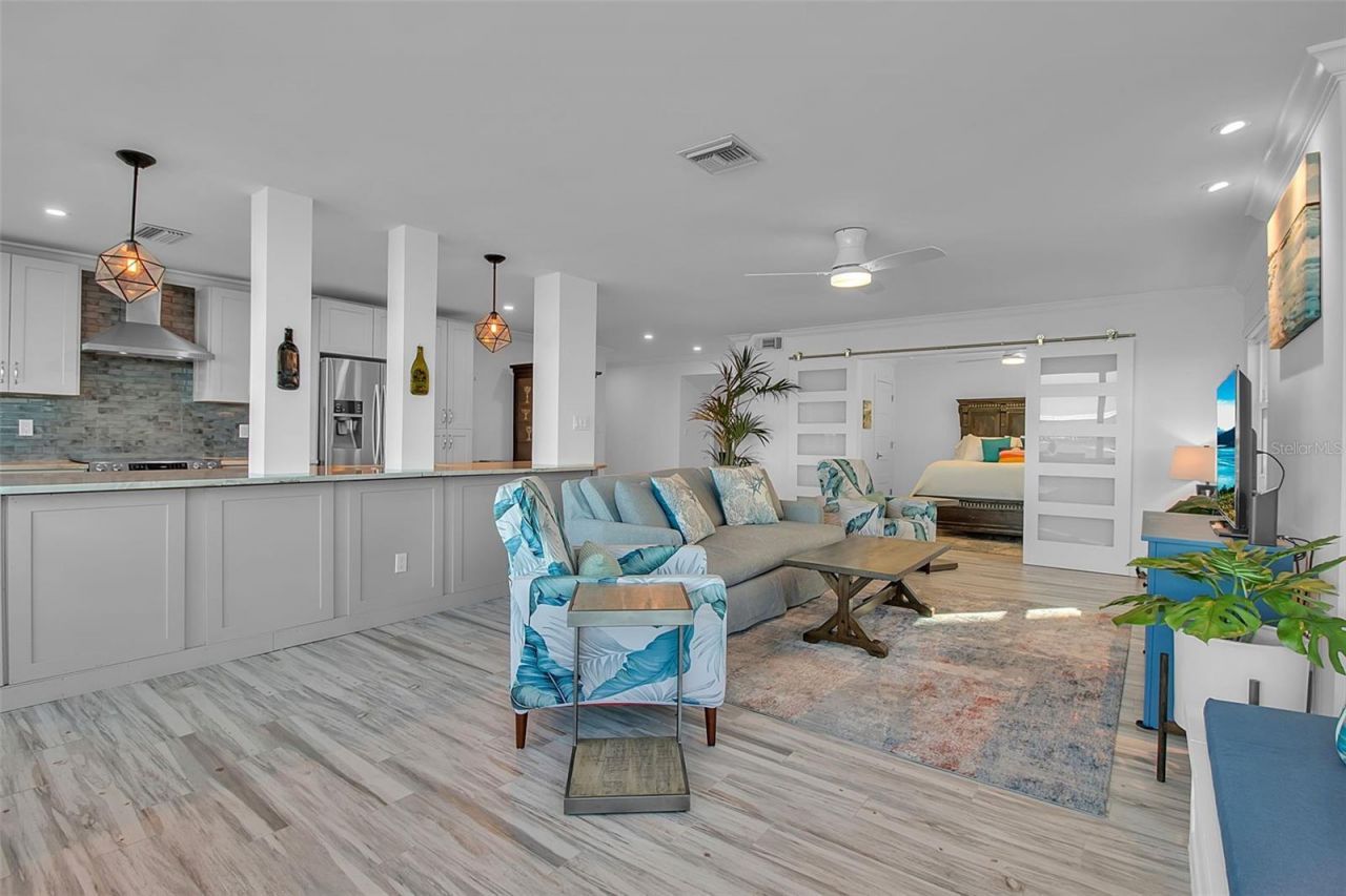 226 Golden Gate Point, Unit 21, Sarasota, FL 34236 Photo