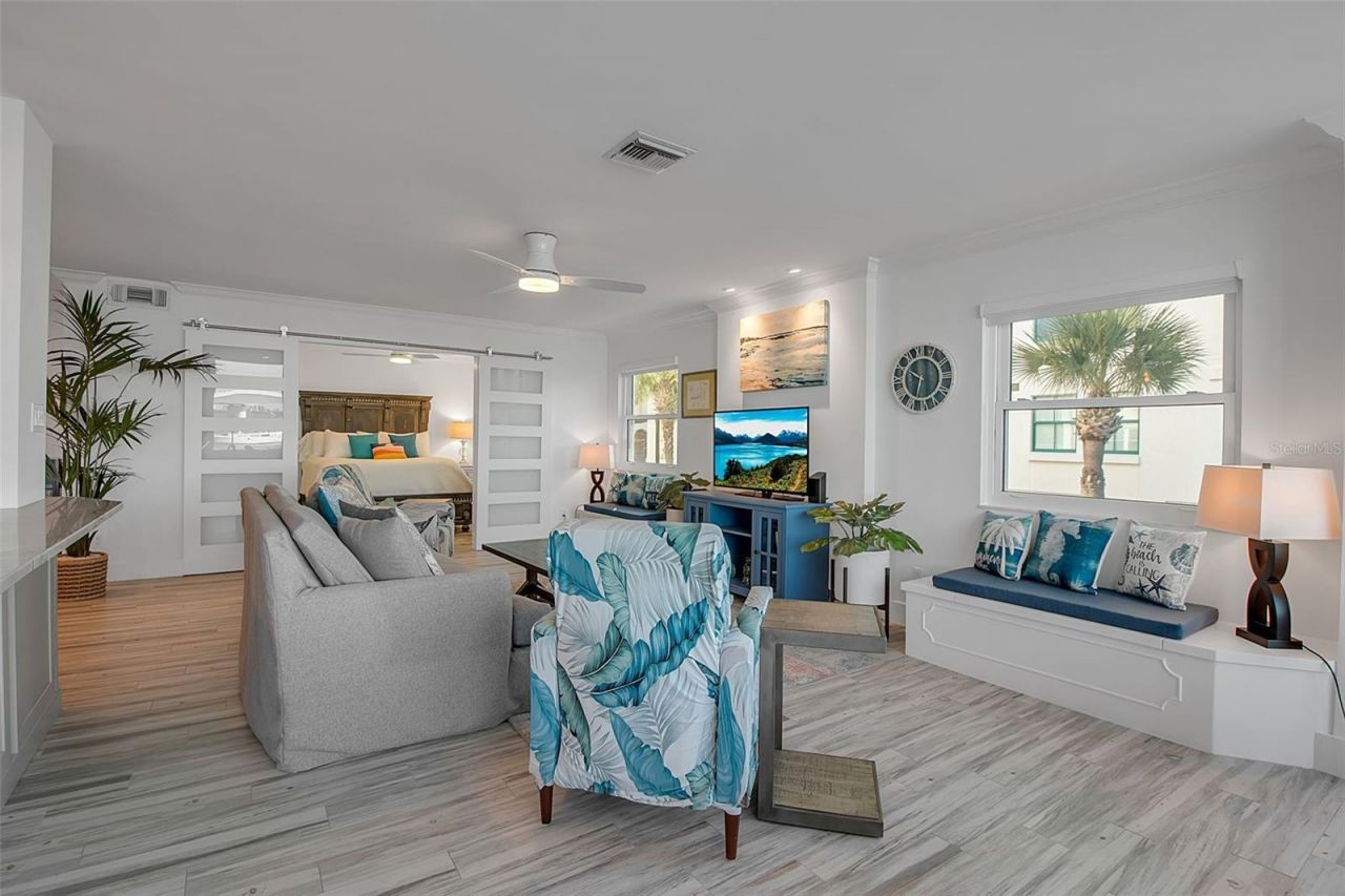 226 Golden Gate Point, Unit 21, Sarasota, FL 34236 Photo