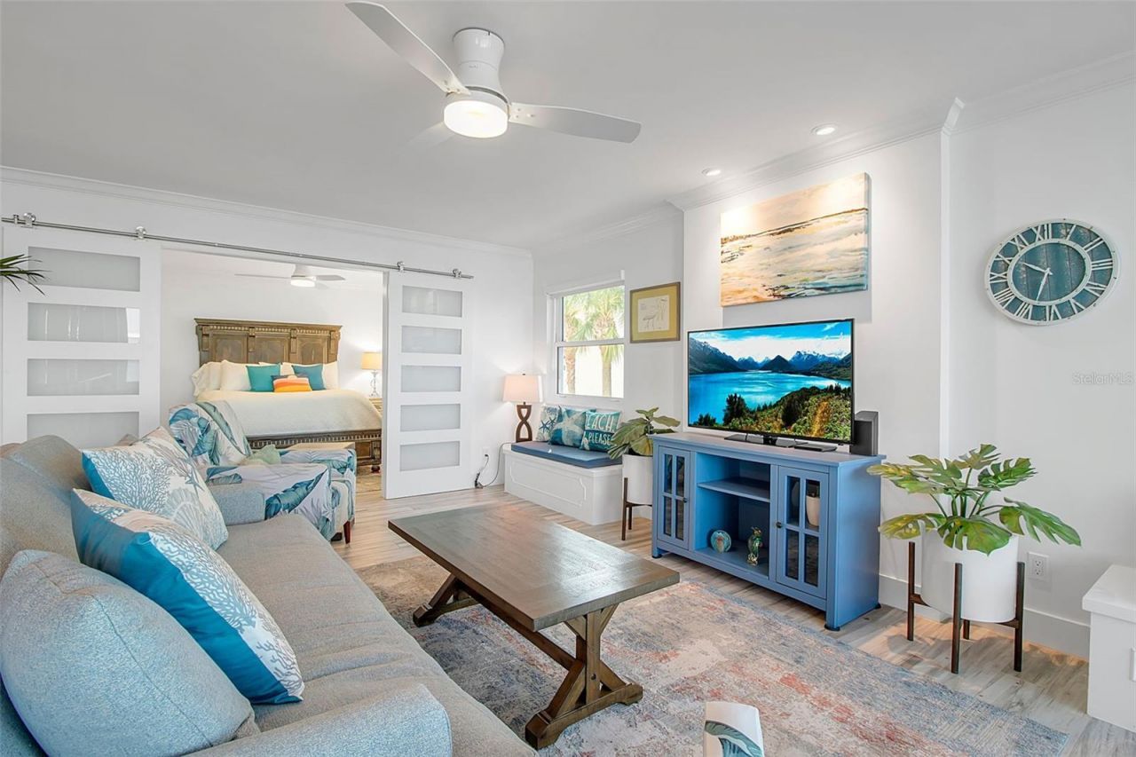 226 Golden Gate Point, Unit 21, Sarasota, FL 34236 Photo