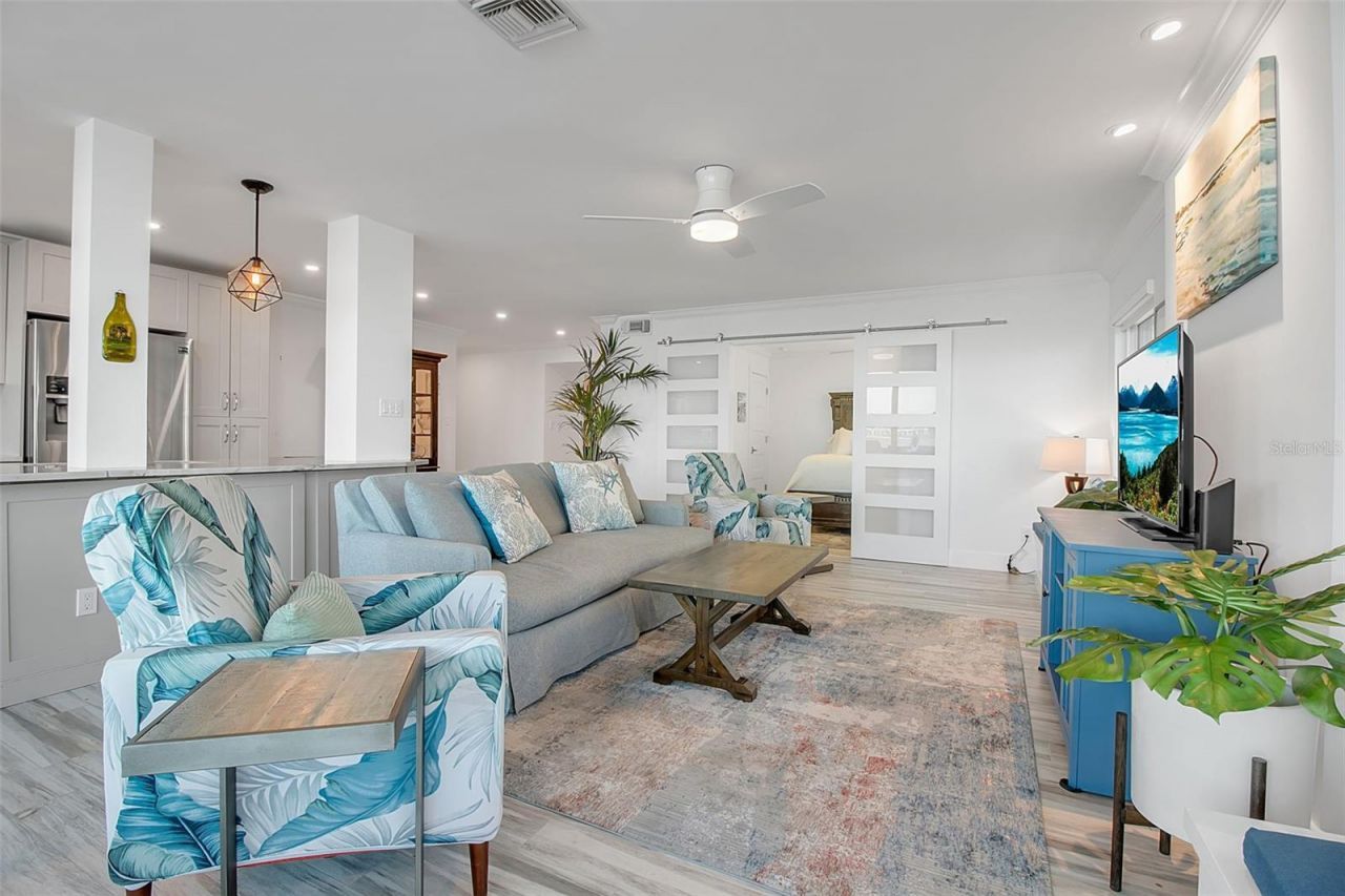 226 Golden Gate Point, Unit 21, Sarasota, FL 34236 Photo