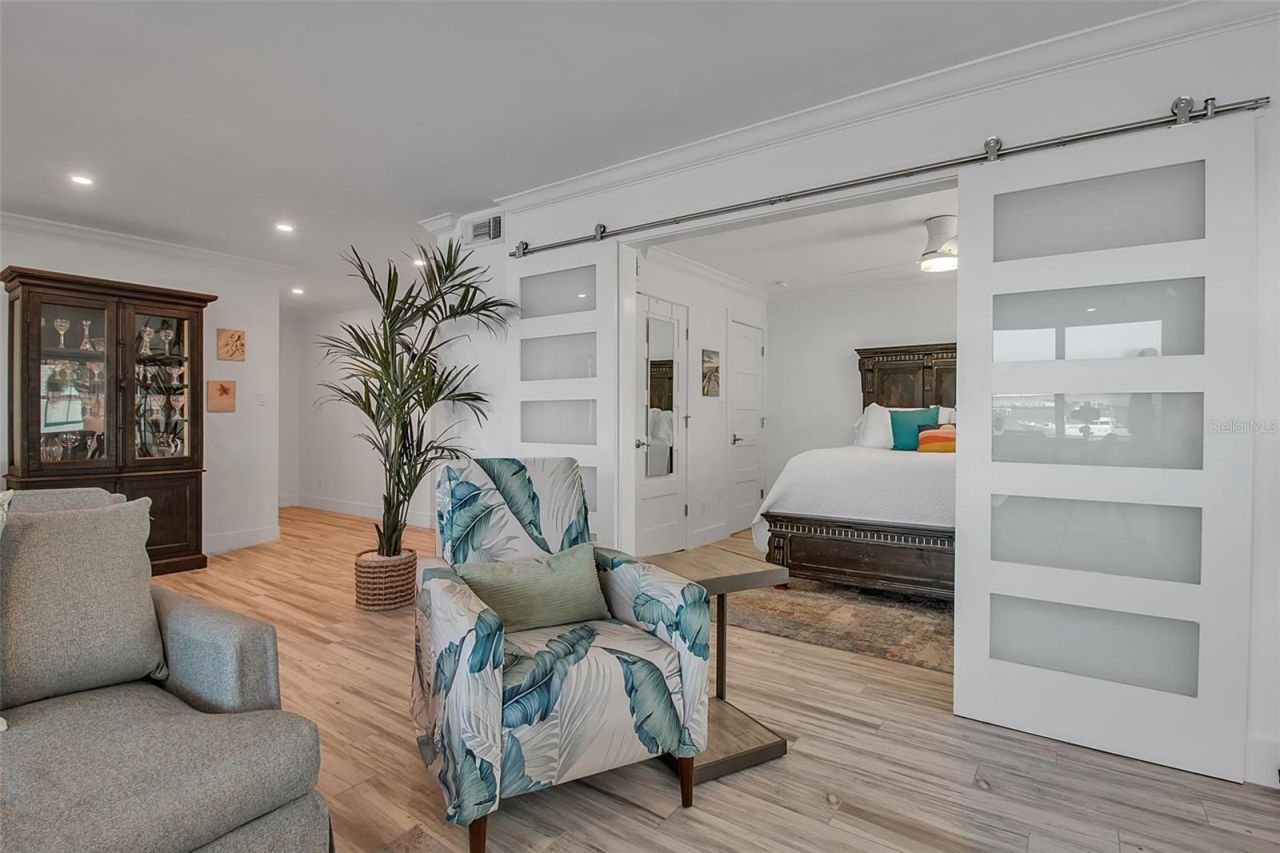 226 Golden Gate Point, Unit 21, Sarasota, FL 34236 Photo