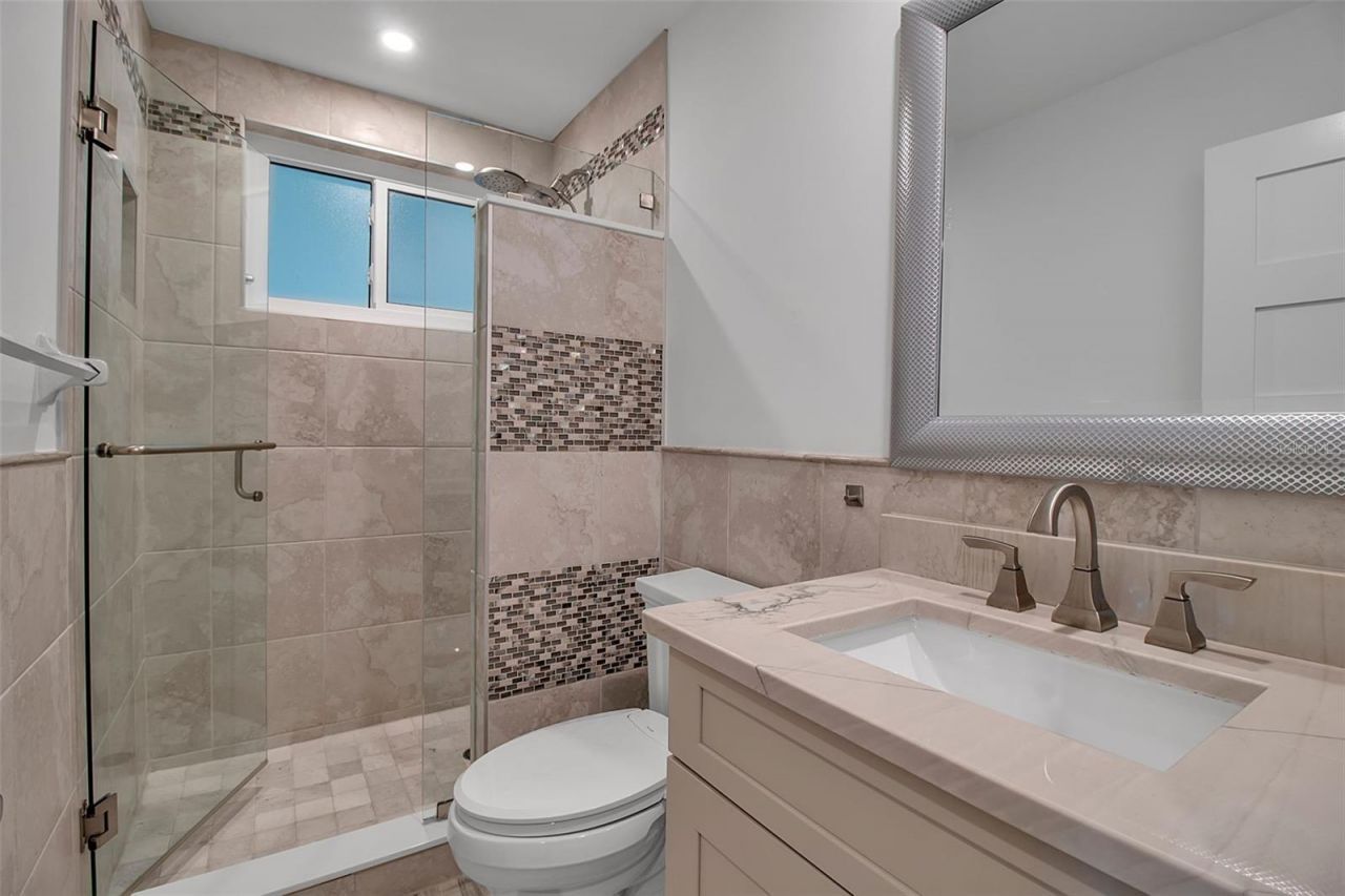 226 Golden Gate Point, Unit 21, Sarasota, FL 34236 Photo