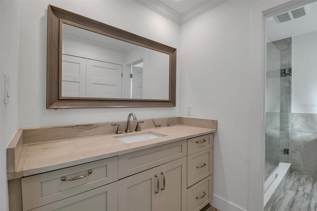 226 Golden Gate Point, Unit 21, Sarasota, FL 34236 Photo