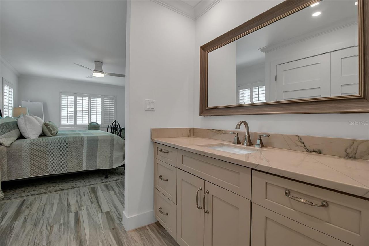 226 Golden Gate Point, Unit 21, Sarasota, FL 34236 Photo