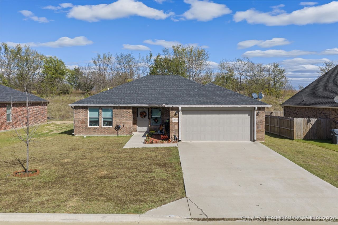 1022 Indian Plains, Ardmore, OK 73401 Main Photo