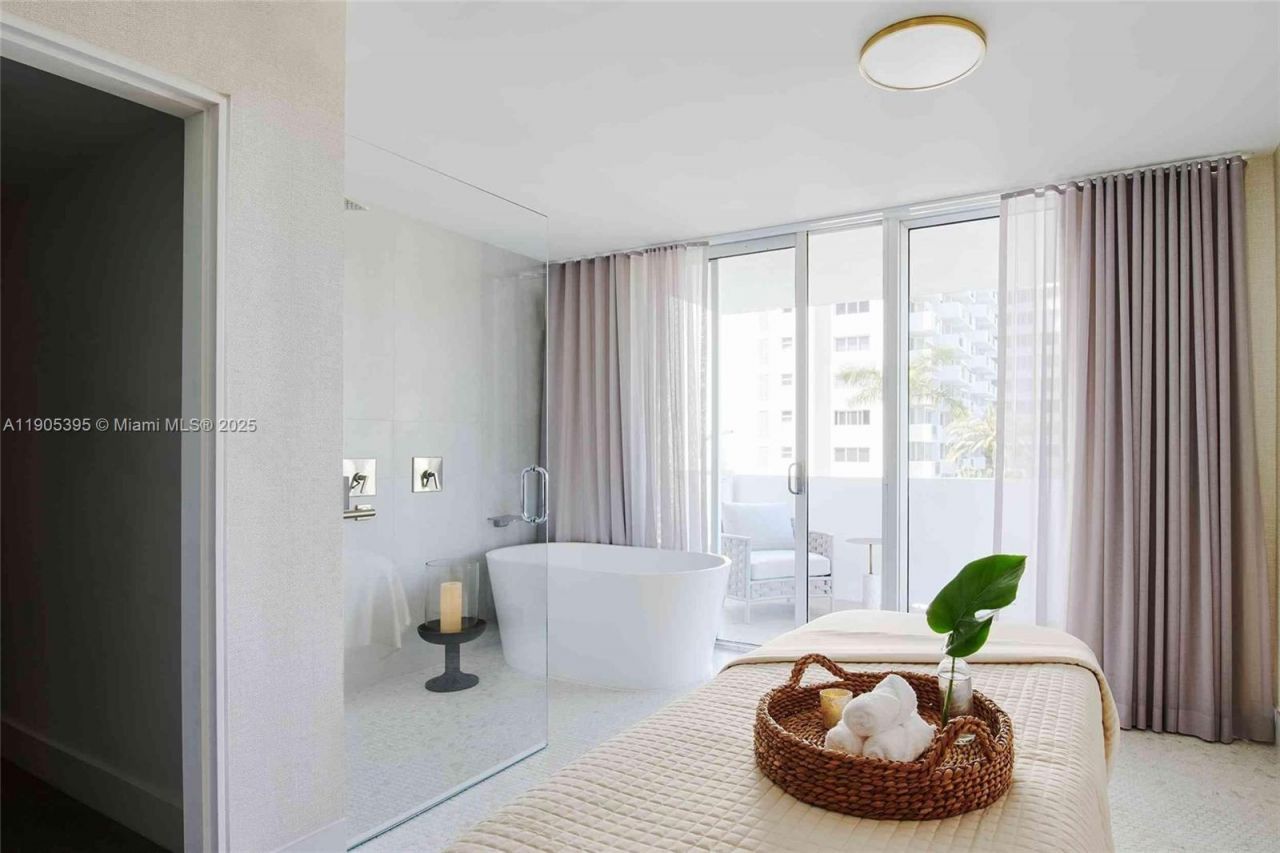 1100 West Ave, Unit 1004, Miami Beach, FL 33139 Photo