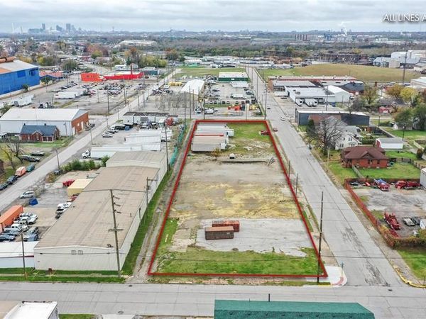 1742 State Street, Granite City, IL 62040