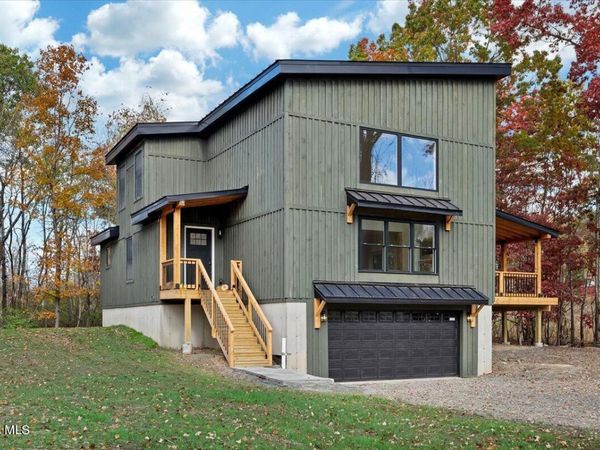 399 Snyders Corner Road, Averill Park, NY 12018