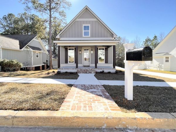 66 May Apple Ave., Hattiesburg, MS 39402