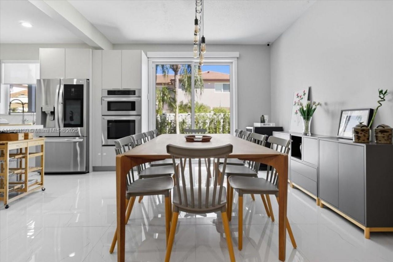 347 Fairmont Rd, Weston, FL 33326 Photo