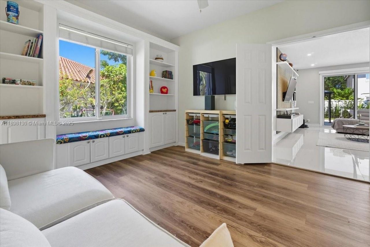 347 Fairmont Rd, Weston, FL 33326 Photo