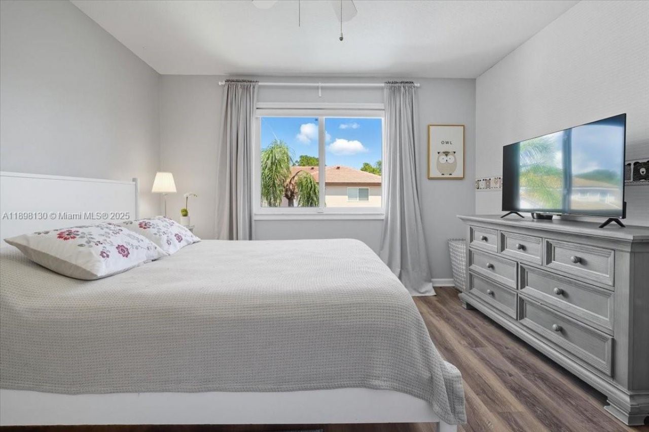 347 Fairmont Rd, Weston, FL 33326 Photo