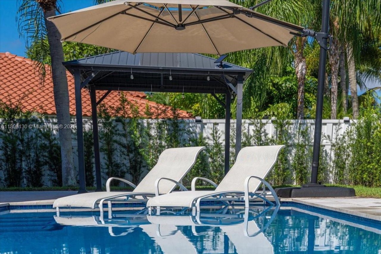 347 Fairmont Rd, Weston, FL 33326 Photo