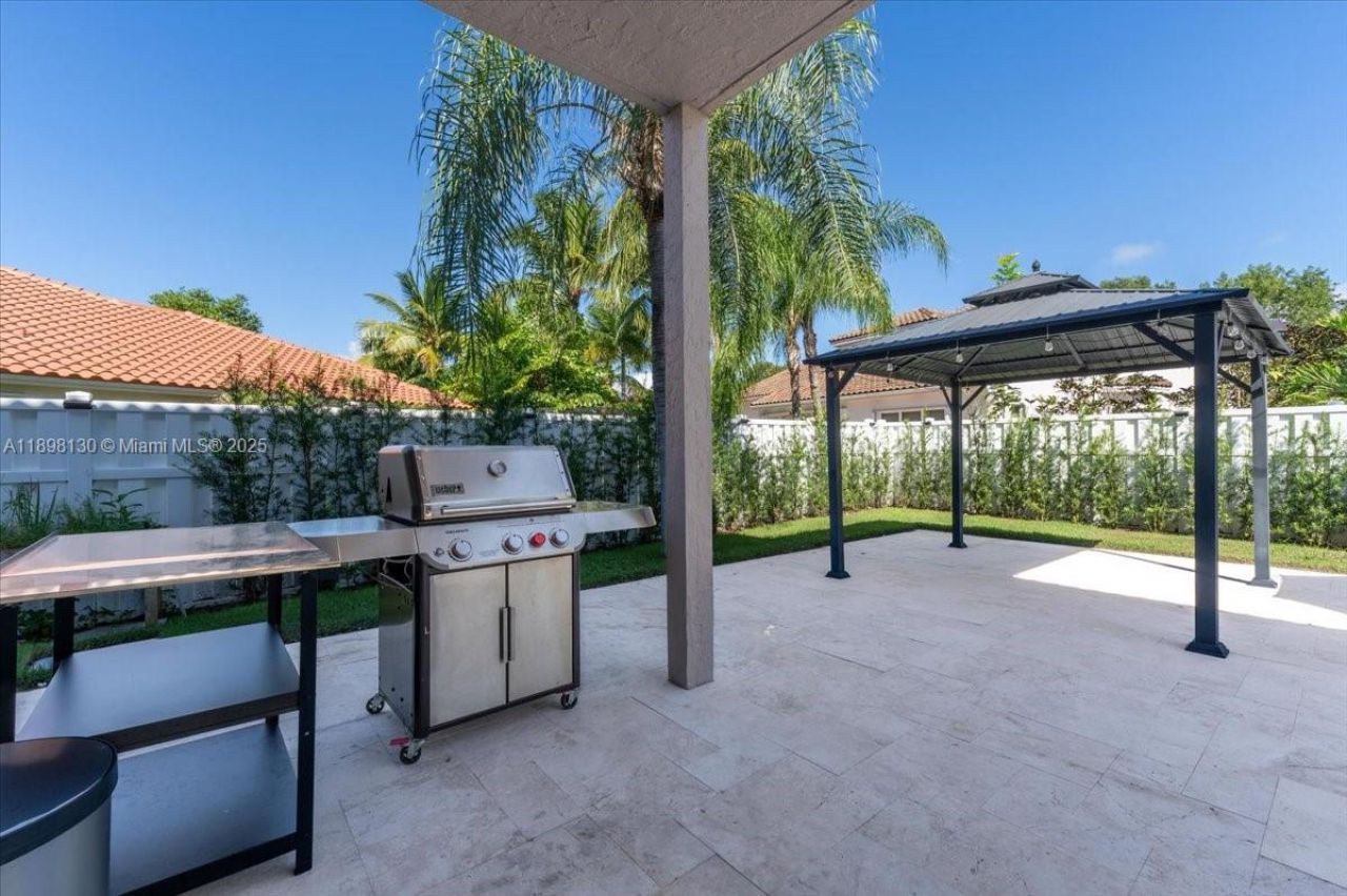 347 Fairmont Rd, Weston, FL 33326 Photo