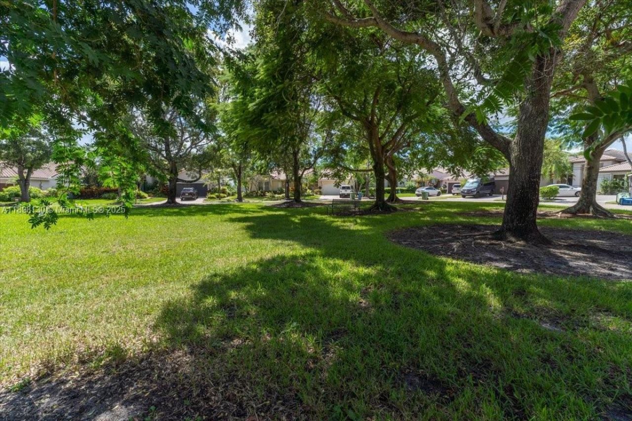 347 Fairmont Rd, Weston, FL 33326 Photo