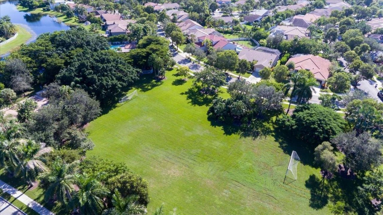 347 Fairmont Rd, Weston, FL 33326 Photo