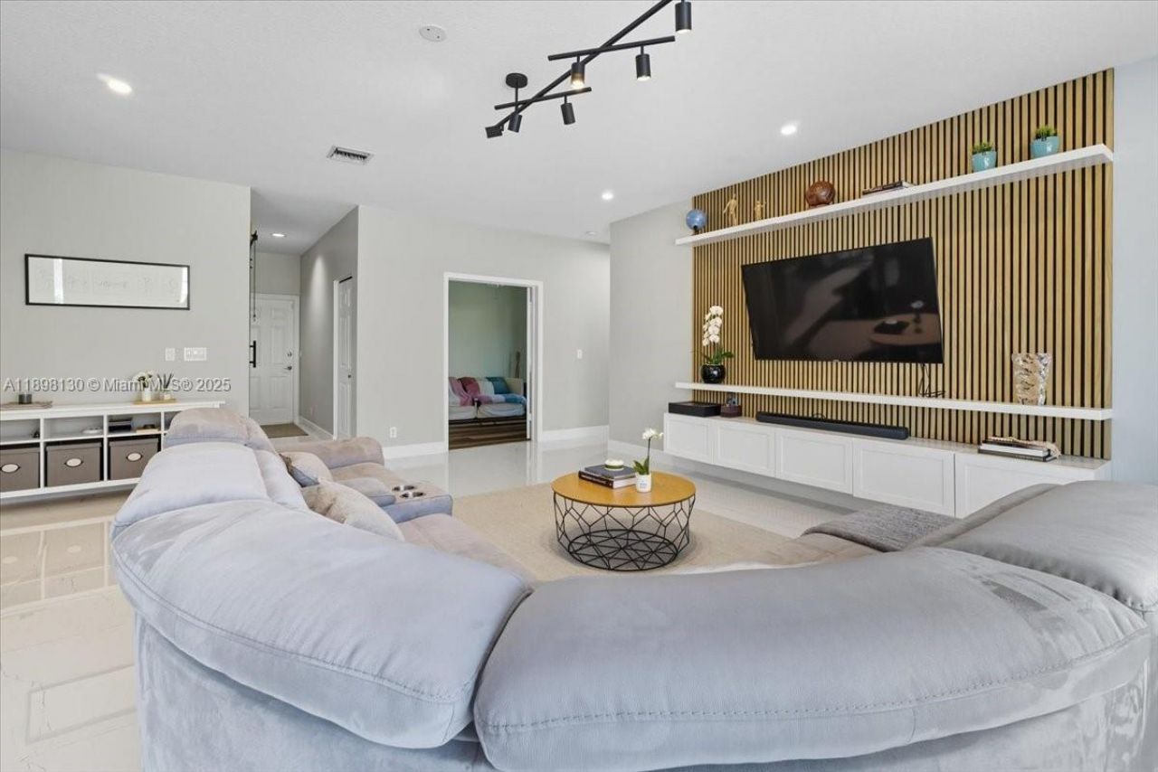 347 Fairmont Rd, Weston, FL 33326 Photo