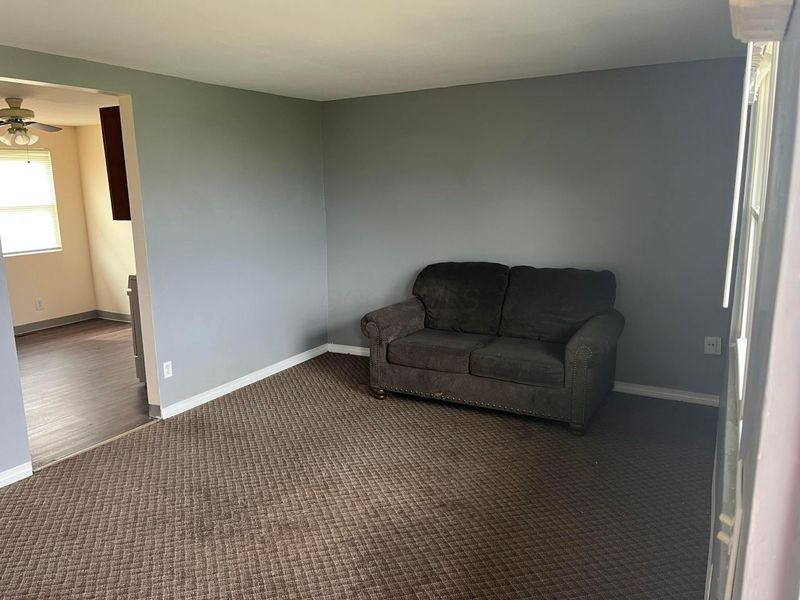 98 Buckeye Circle, Columbus, OH 43217 Photo 3