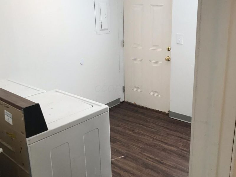 98 Buckeye Circle, Columbus, OH 43217 Photo 4