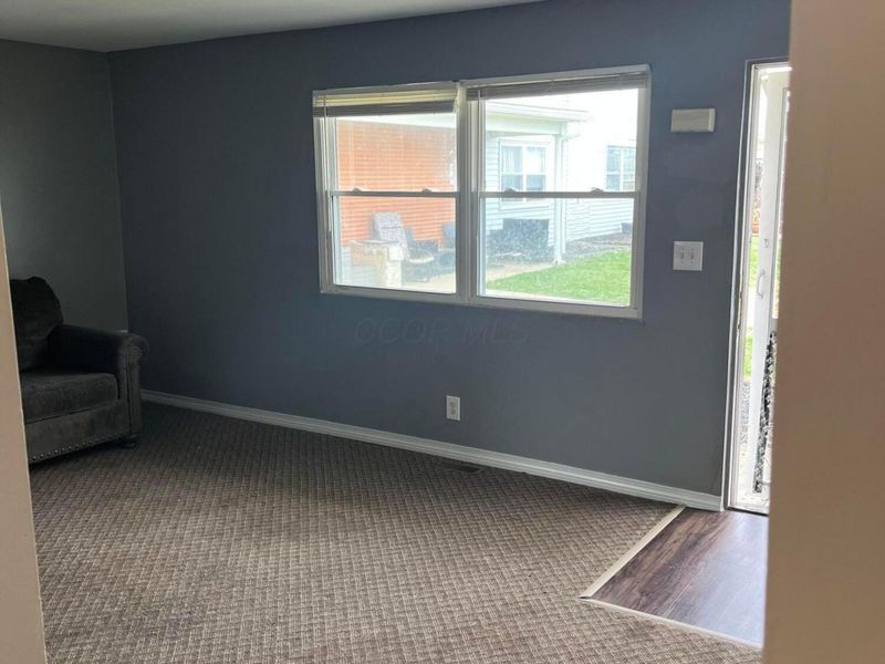 98 Buckeye Circle, Columbus, OH 43217 Photo 5