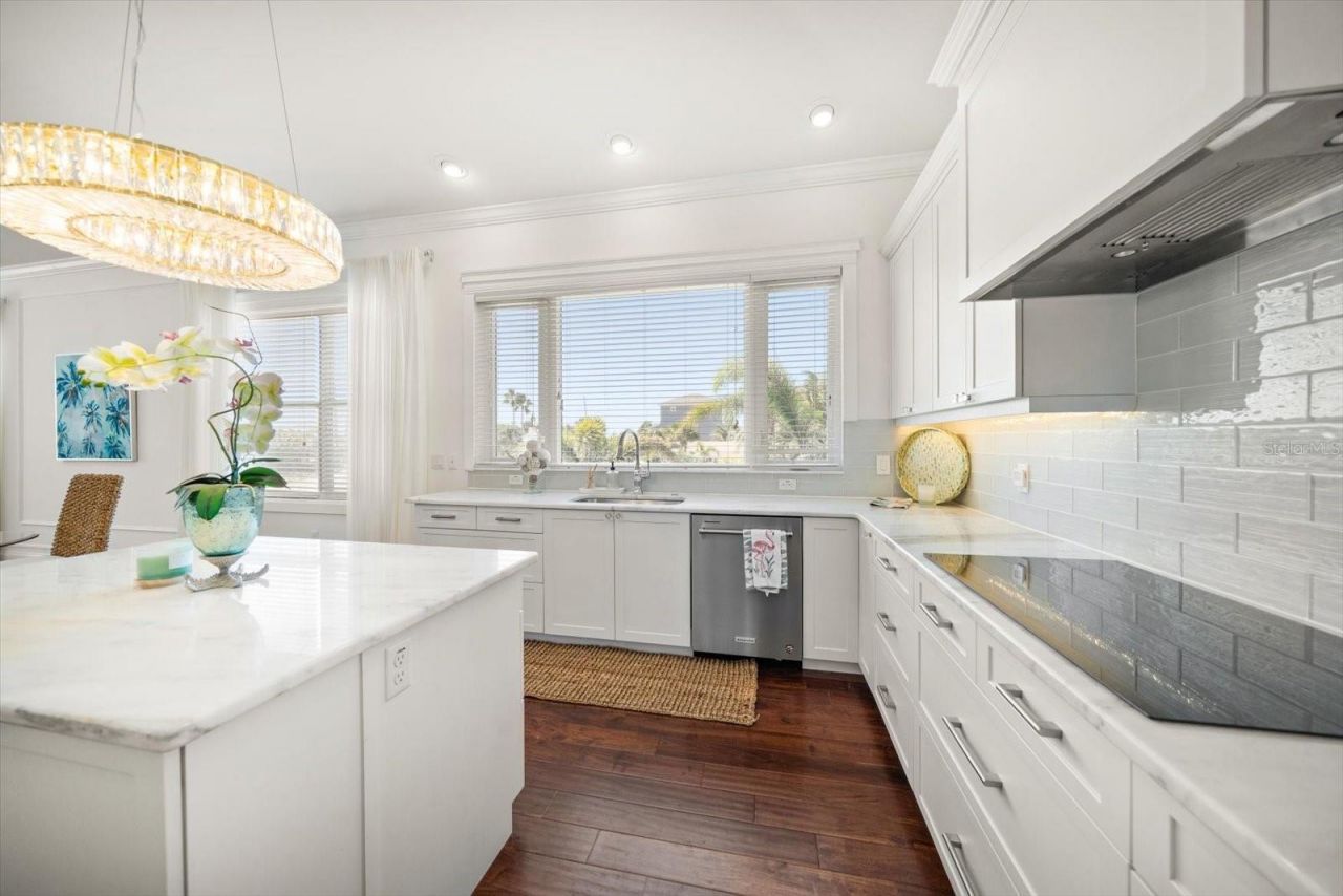 109 15th Street, Belleair Beach, FL 33786 Photo