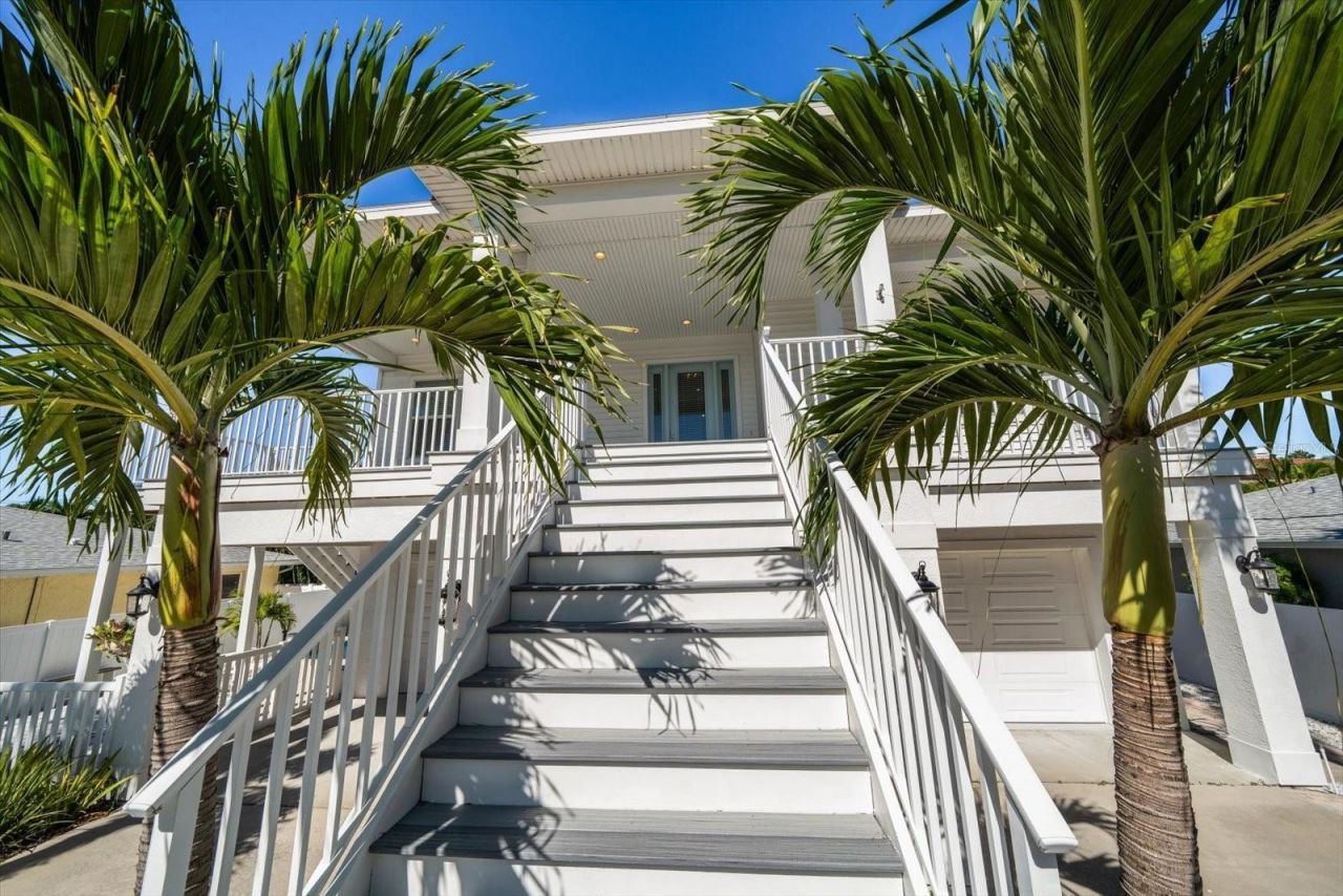 109 15th Street, Belleair Beach, FL 33786 Photo