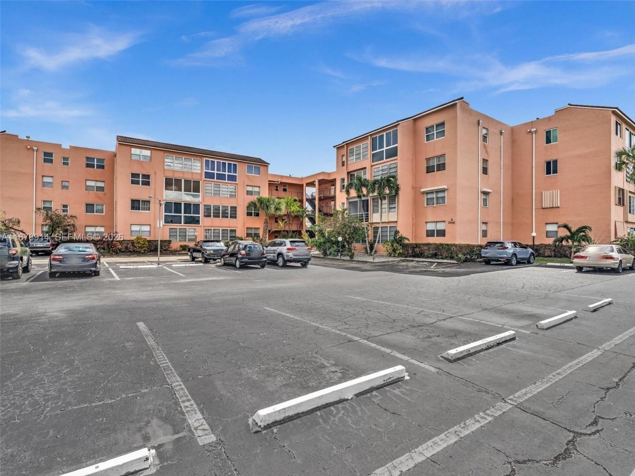 2841 Somerset Dr, Unit 105, Lauderdale Lakes, FL 33311 Photo