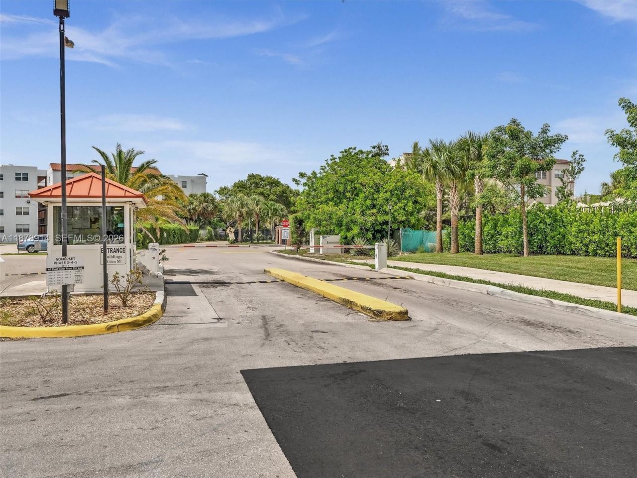 2841 Somerset Dr, Unit 105, Lauderdale Lakes, FL 33311 Photo