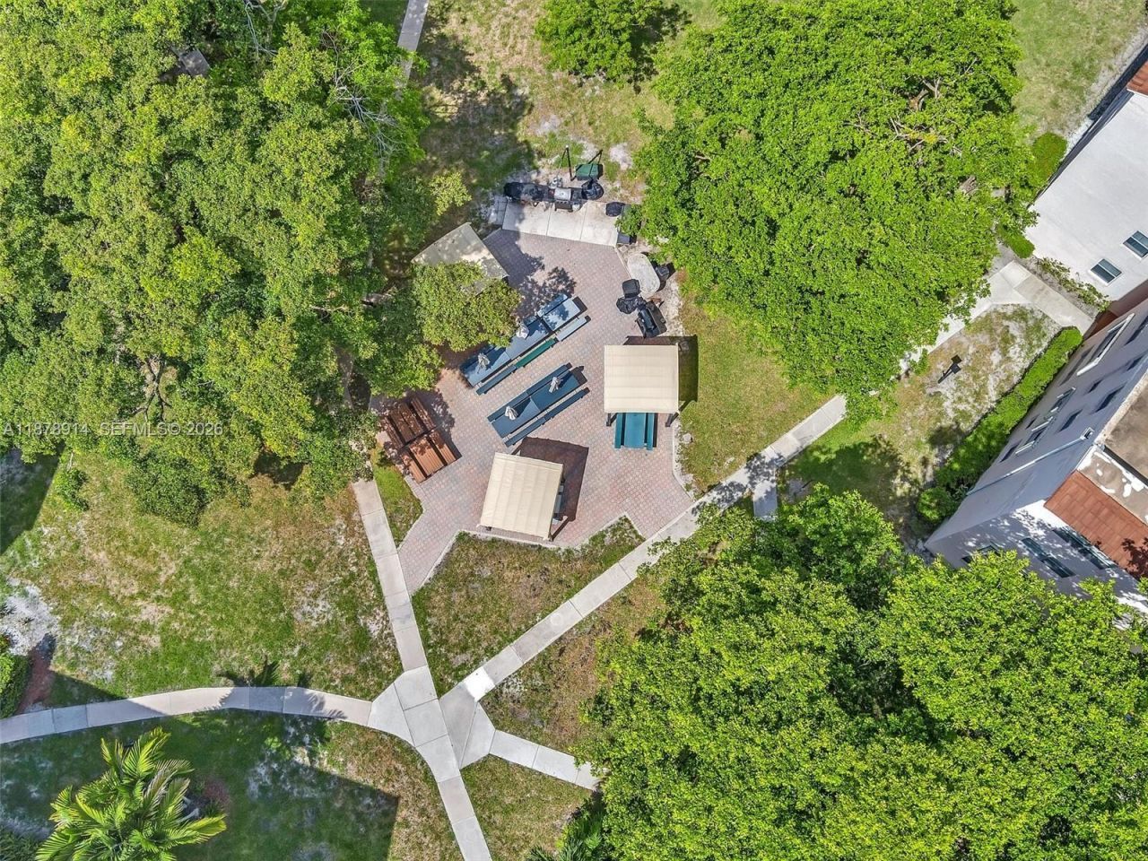 2841 Somerset Dr, Unit 105, Lauderdale Lakes, FL 33311 Photo