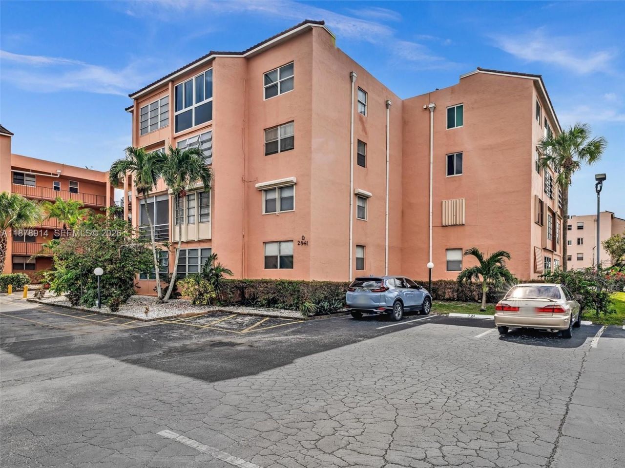 2841 Somerset Dr, Unit 105, Lauderdale Lakes, FL 33311 Photo