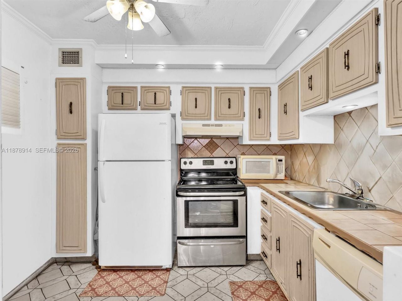 2841 Somerset Dr, Unit 105, Lauderdale Lakes, FL 33311 Photo