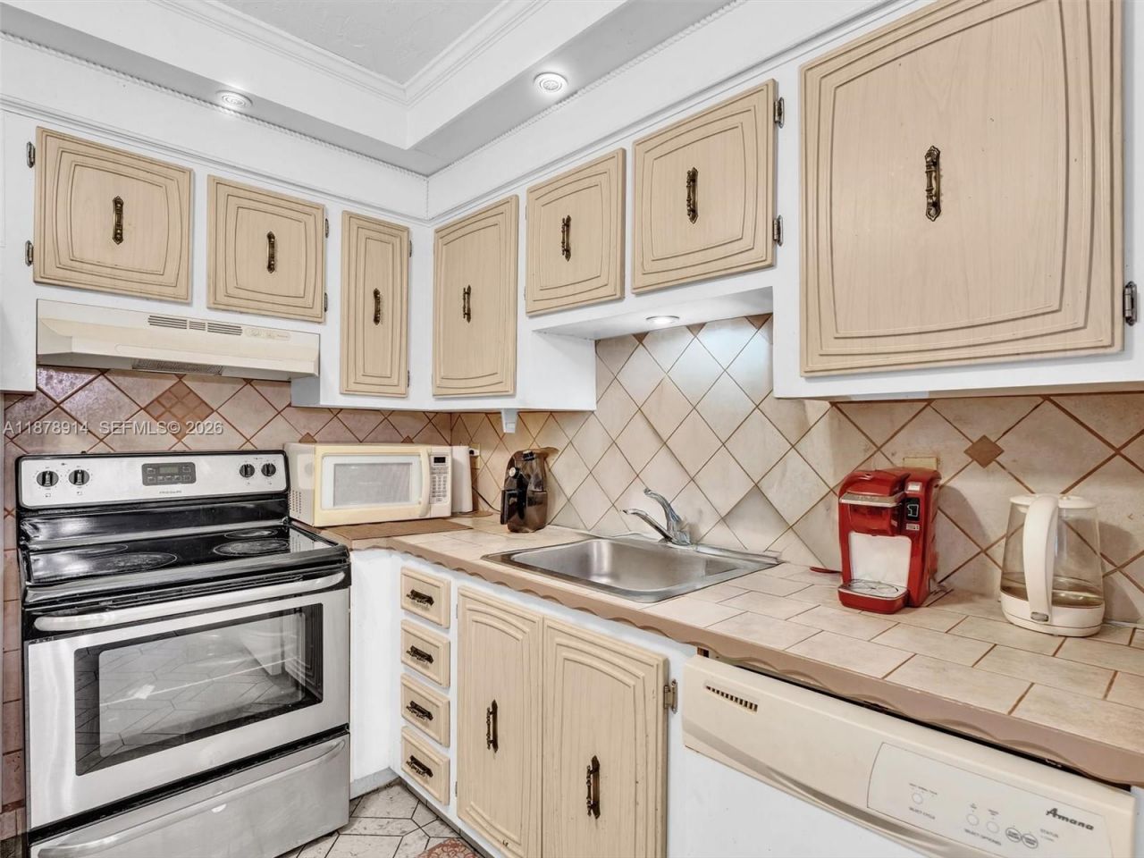 2841 Somerset Dr, Unit 105, Lauderdale Lakes, FL 33311 Photo