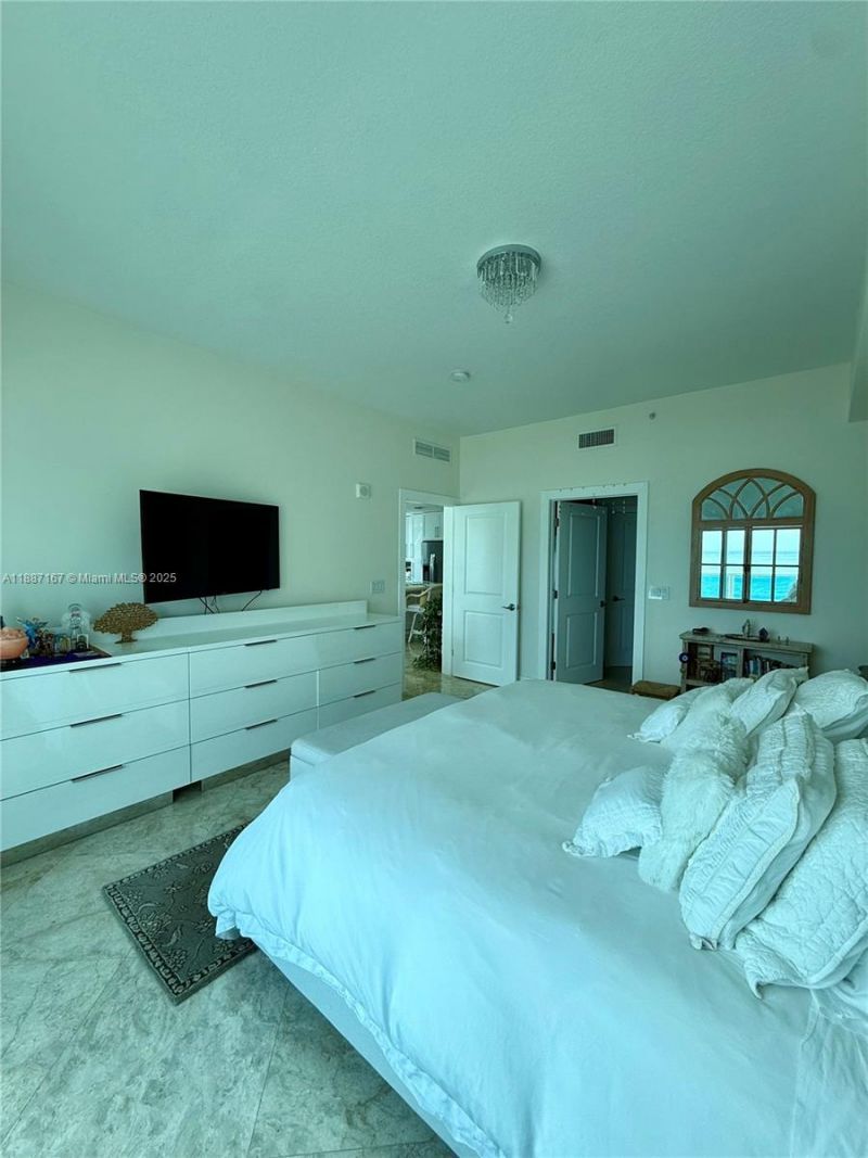 1945 S Ocean Dr, Unit 1201, Hallandale Beach, FL 33009 Photo