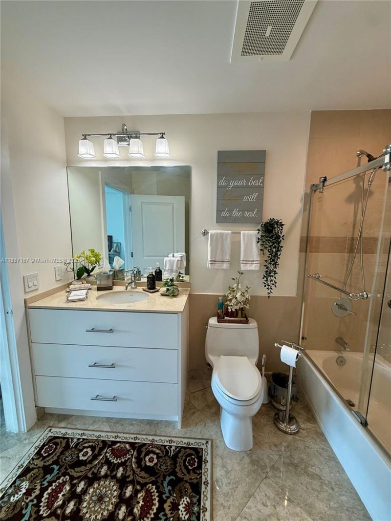 1945 S Ocean Dr, Unit 1201, Hallandale Beach, FL 33009 Photo