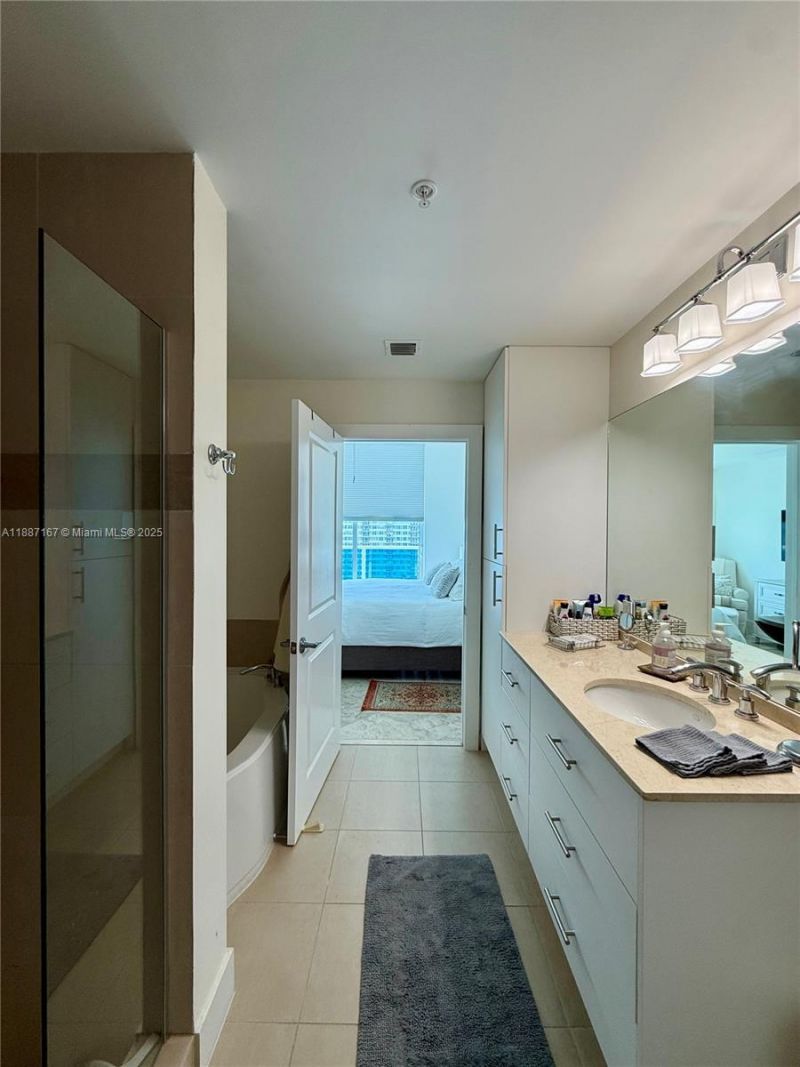 1945 S Ocean Dr, Unit 1201, Hallandale Beach, FL 33009 Photo