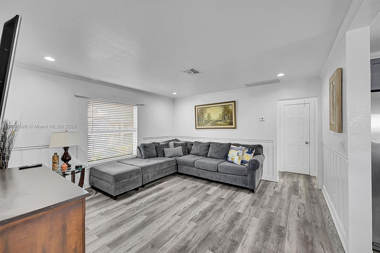 422 49th St, West Palm Beach, FL 33407 Photo