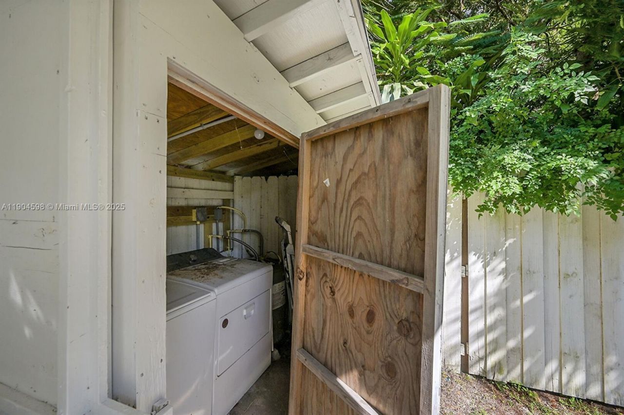 422 49th St, West Palm Beach, FL 33407 Photo