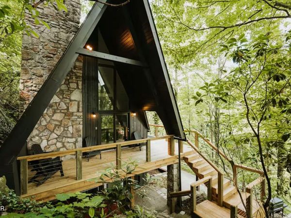 1382 N Baden Drive, Gatlinburg, TN 37738