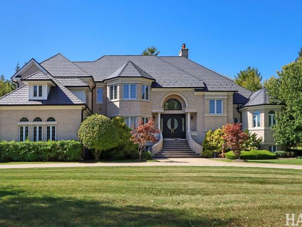 8 Farmington Road, South Barrington, IL 60010