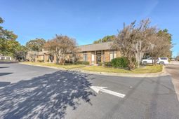 415 Robertson Boulevard photo 4