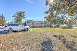 415 Robertson Boulevard photo 4