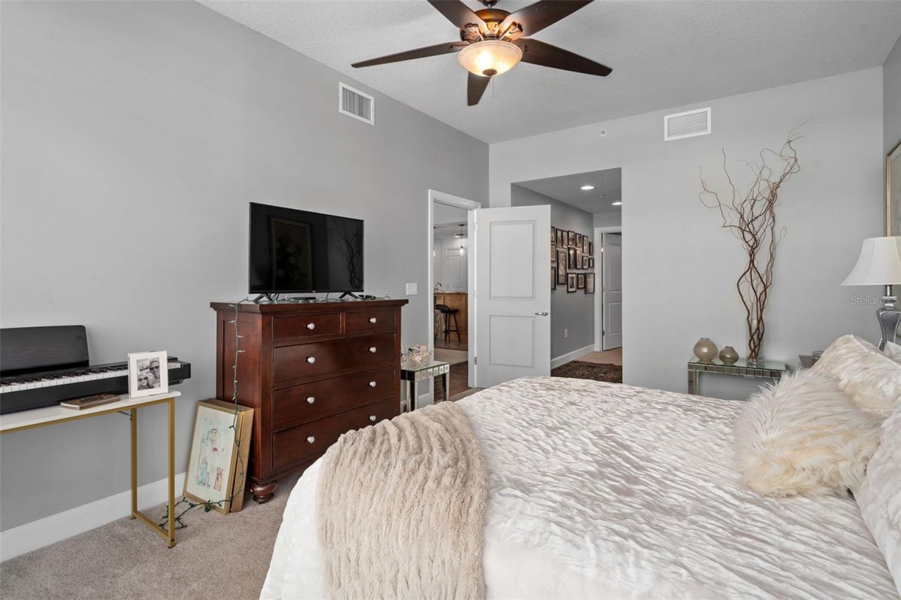 101 S Eola Drive, Unit 1209, Orlando, FL 32801 Photo